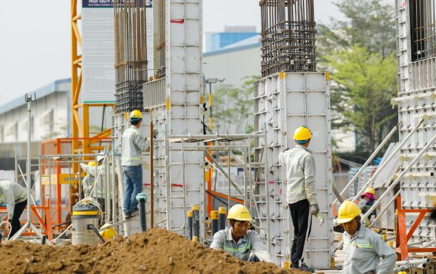 Thi công cột vách tầng 1 Block C1.3