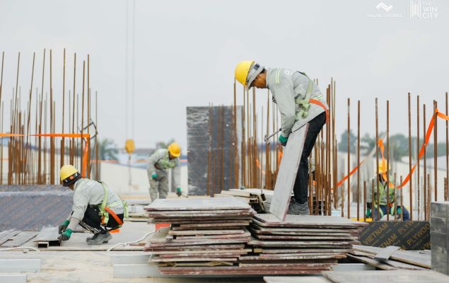Đổ bê tông sàn tầng 2 Block C1.2