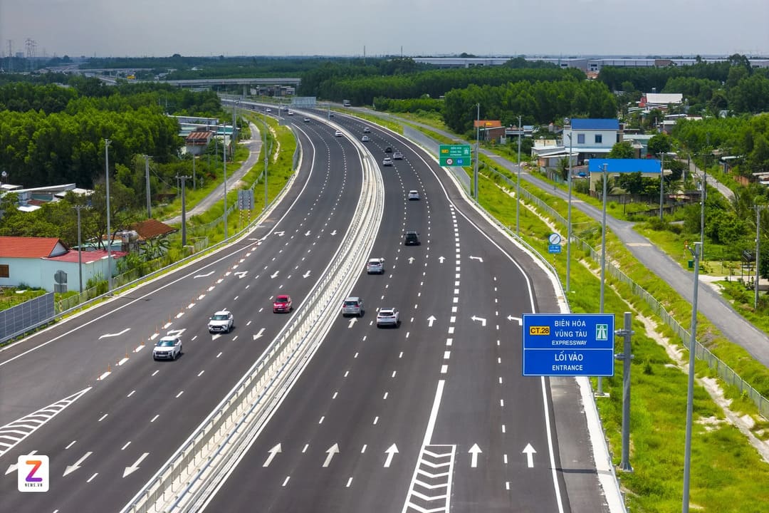 Trục giao thông cao tốc thông thoáng giúp liên kết liên vùng Đông Tây