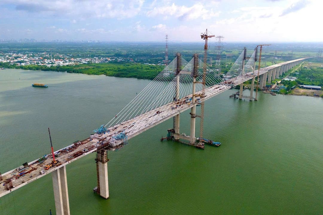 Thực tế thi công và hợp long nhịp chính cầu dây văng Phước Khánh